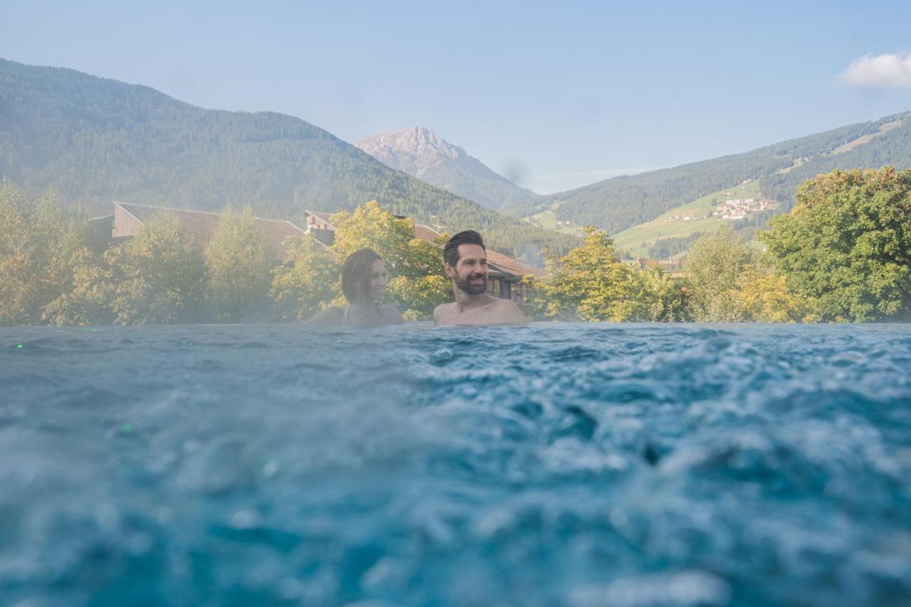 Hotel Fameli Olang Екстериор снимка