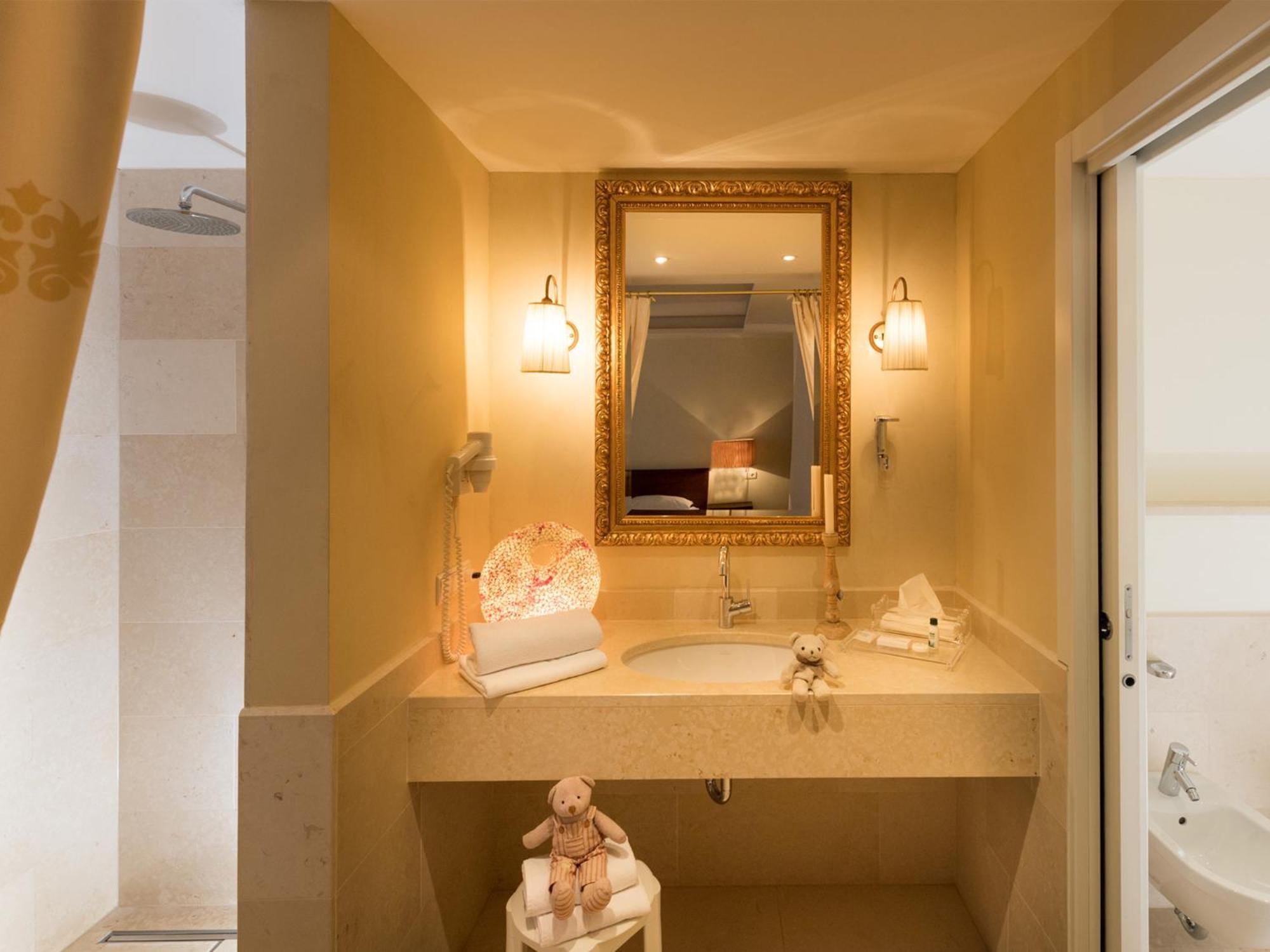 Hotel Fameli Olang Стая снимка